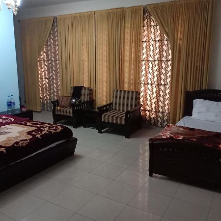 Tourist Hub Islamabad Bed and Breakfast Esterno foto