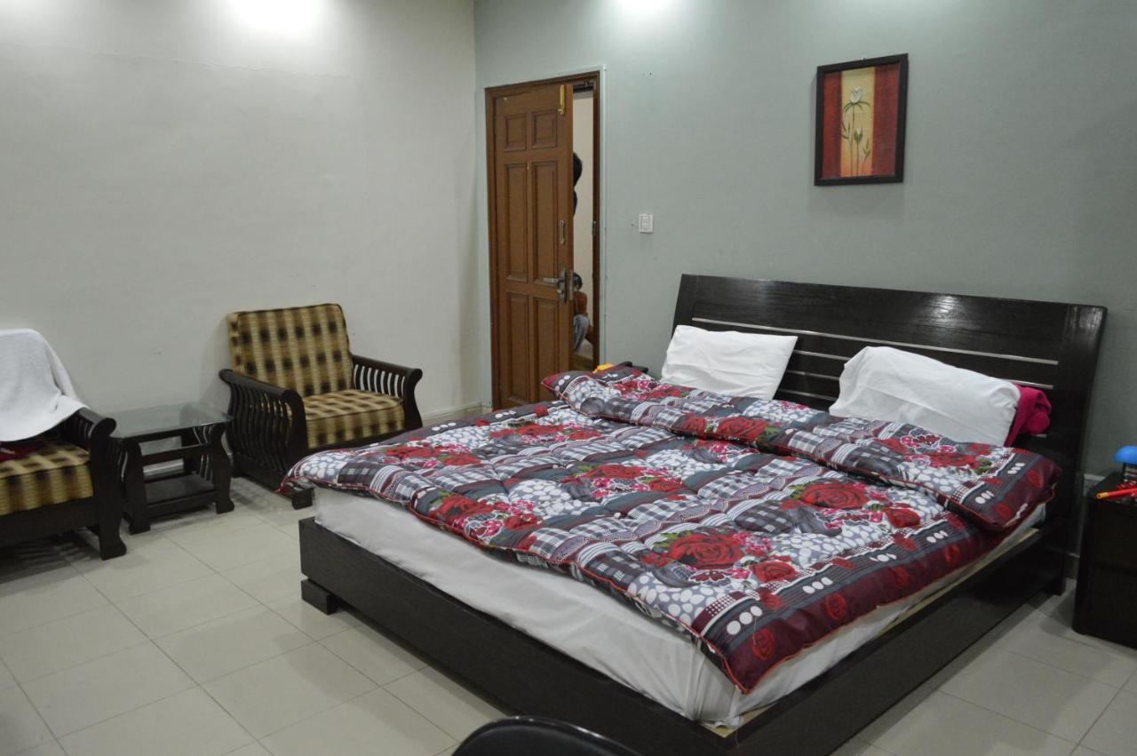Tourist Hub Islamabad Bed and Breakfast Esterno foto