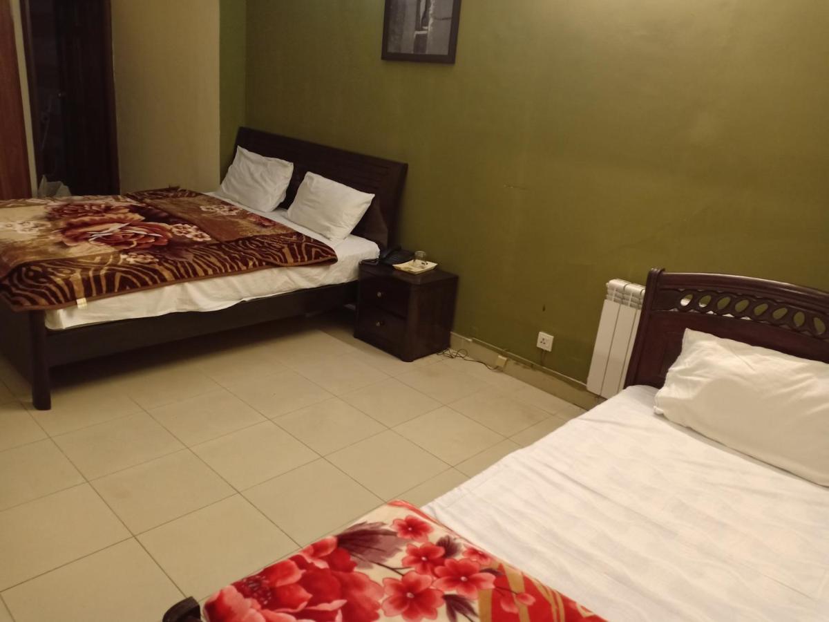 Tourist Hub Islamabad Bed and Breakfast Esterno foto