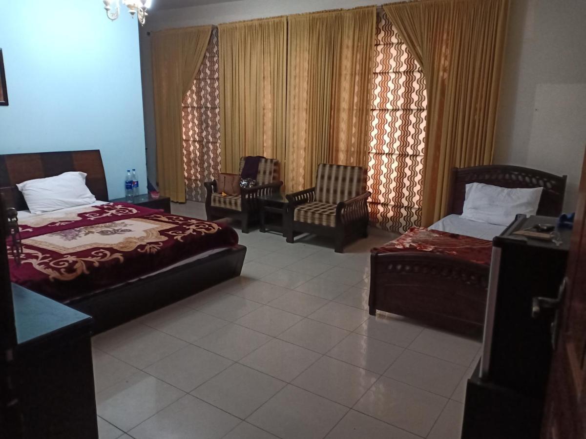 Tourist Hub Islamabad Bed and Breakfast Esterno foto