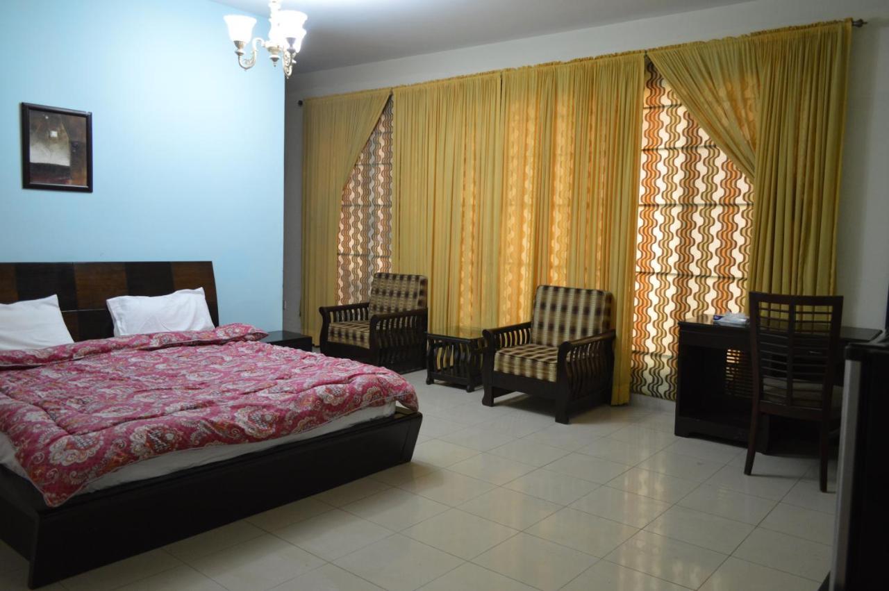 Tourist Hub Islamabad Bed and Breakfast Esterno foto