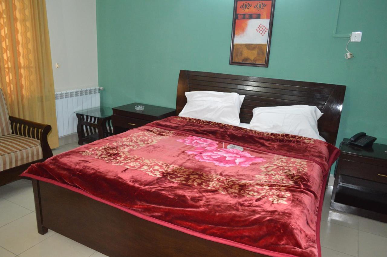 Tourist Hub Islamabad Bed and Breakfast Esterno foto