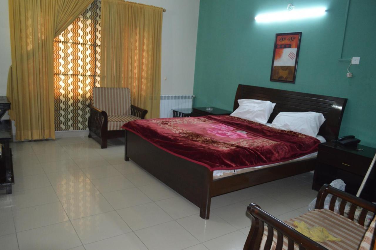 Tourist Hub Islamabad Bed and Breakfast Esterno foto