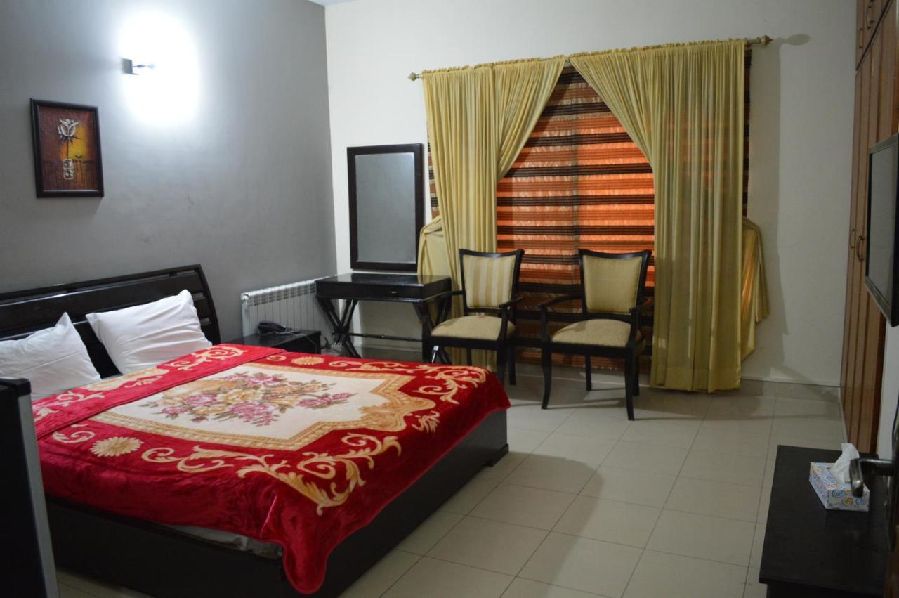 Tourist Hub Islamabad Bed and Breakfast Esterno foto