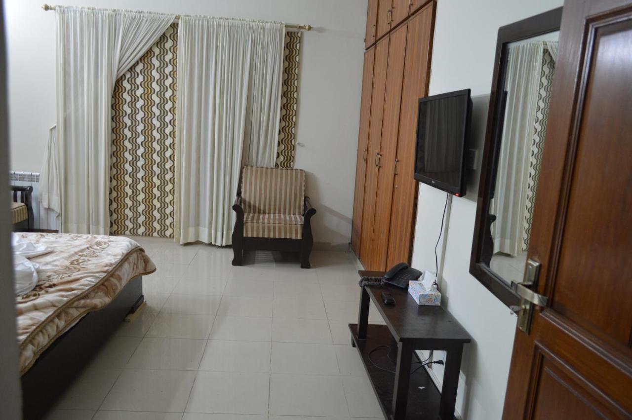 Tourist Hub Islamabad Bed and Breakfast Esterno foto