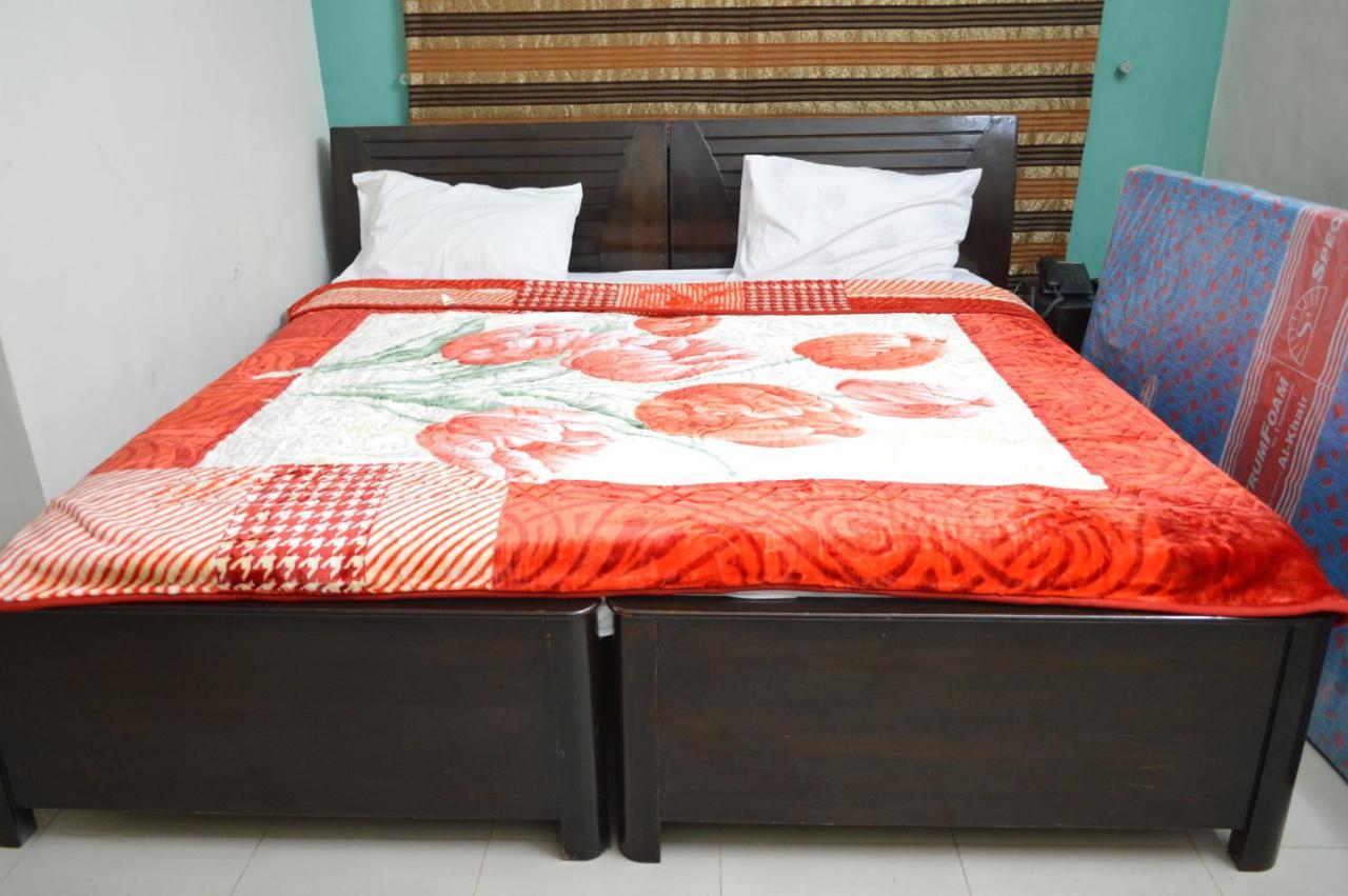Tourist Hub Islamabad Bed and Breakfast Esterno foto