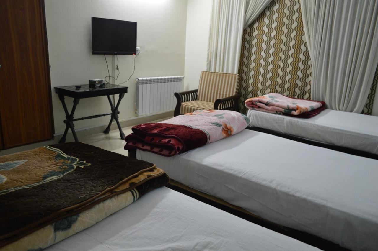 Tourist Hub Islamabad Bed and Breakfast Esterno foto