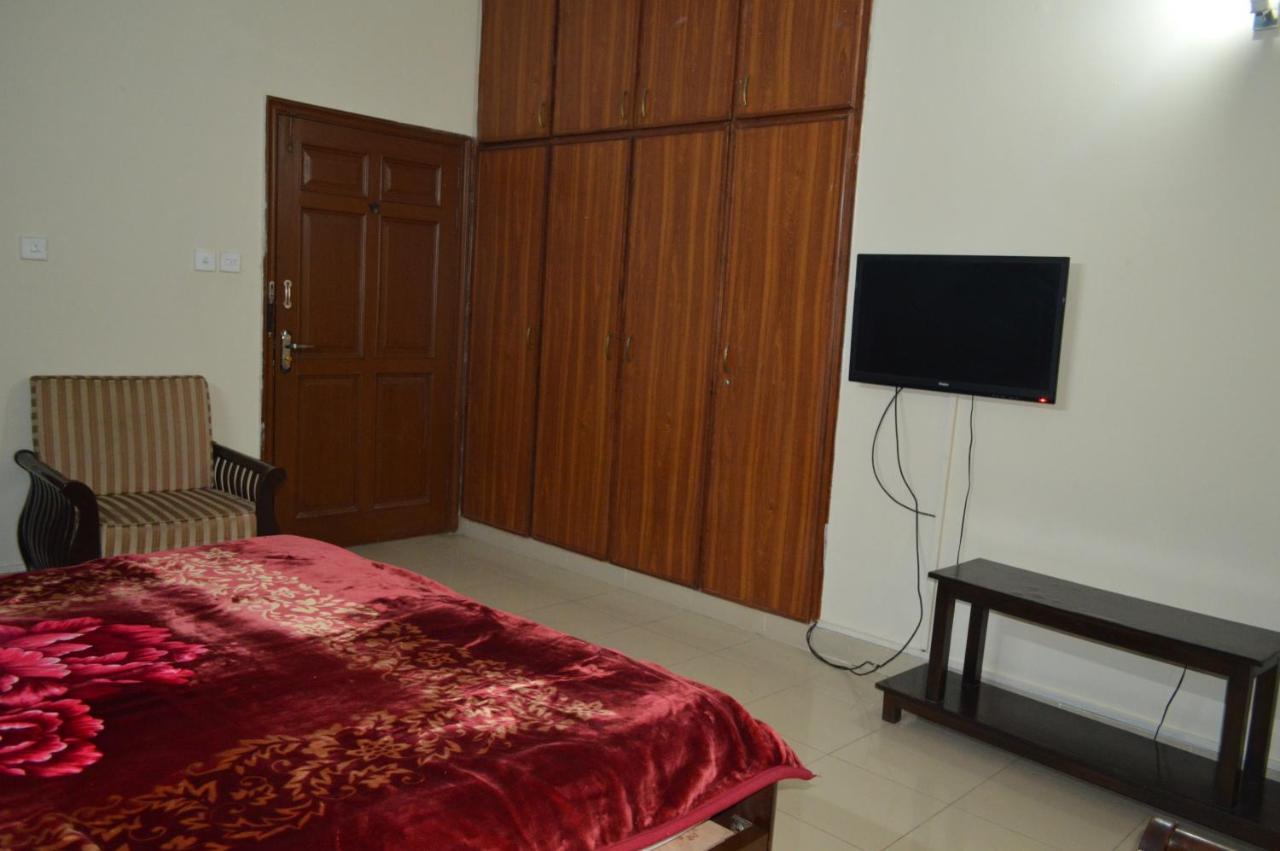 Tourist Hub Islamabad Bed and Breakfast Esterno foto