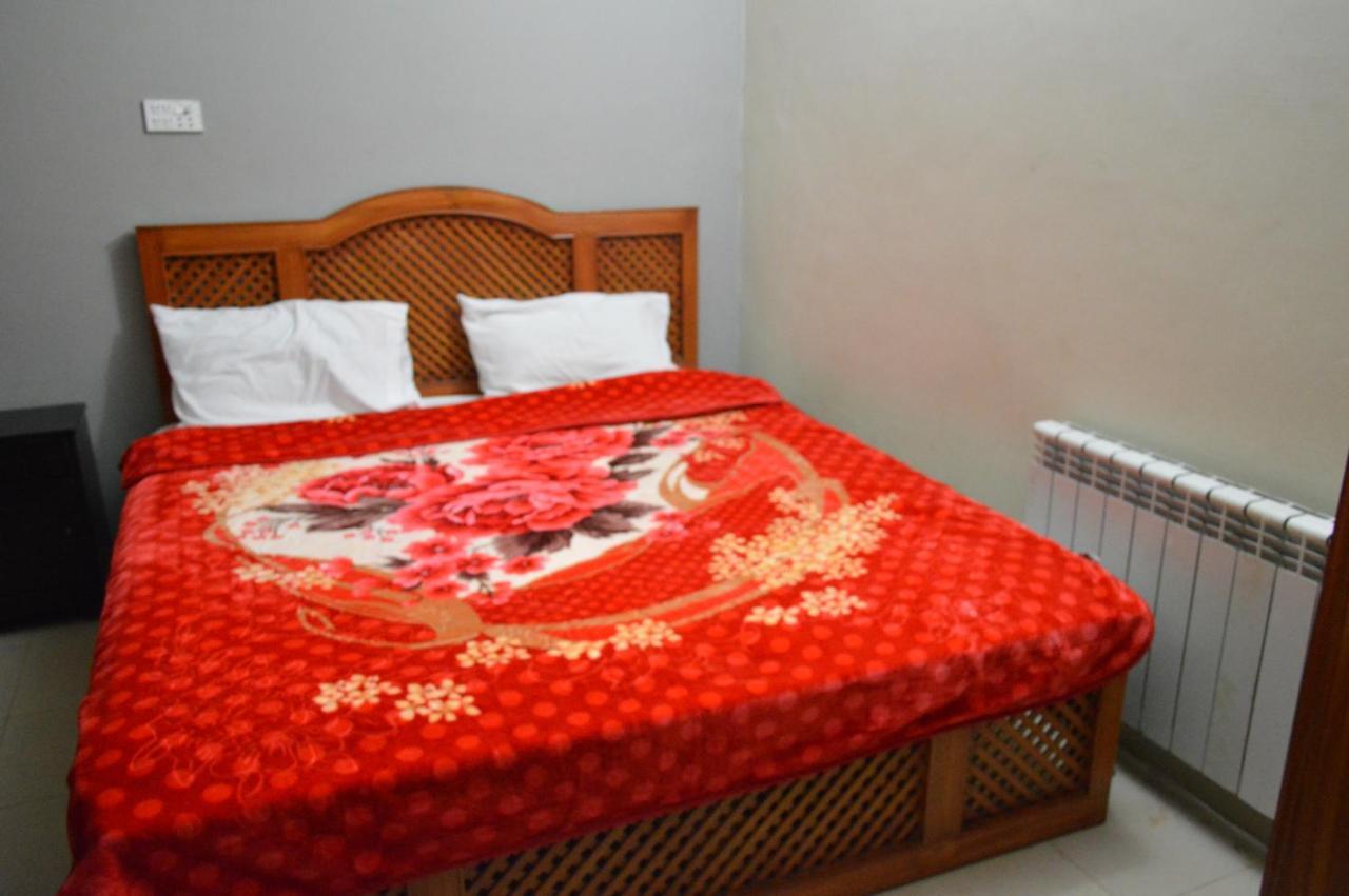 Tourist Hub Islamabad Bed and Breakfast Esterno foto