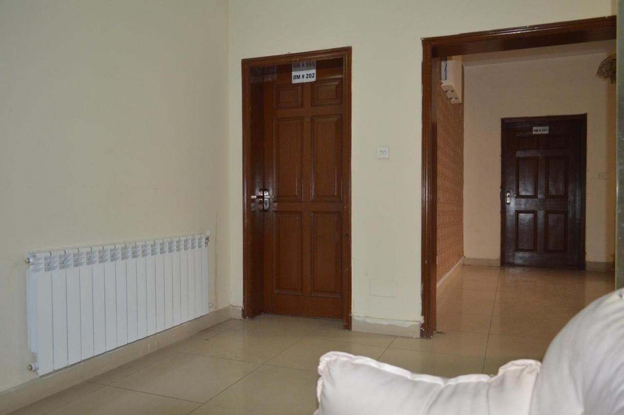 Tourist Hub Islamabad Bed and Breakfast Esterno foto