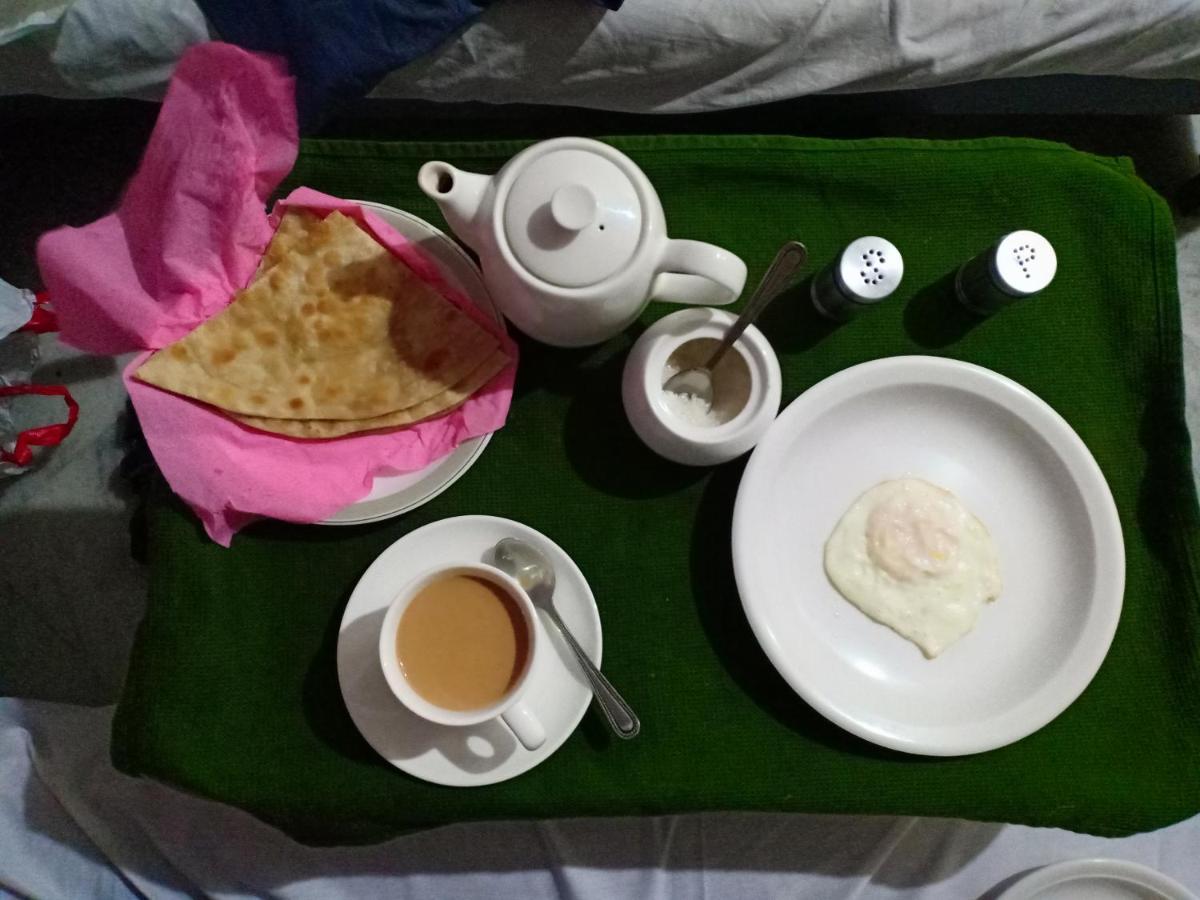 Tourist Hub Islamabad Bed and Breakfast Esterno foto