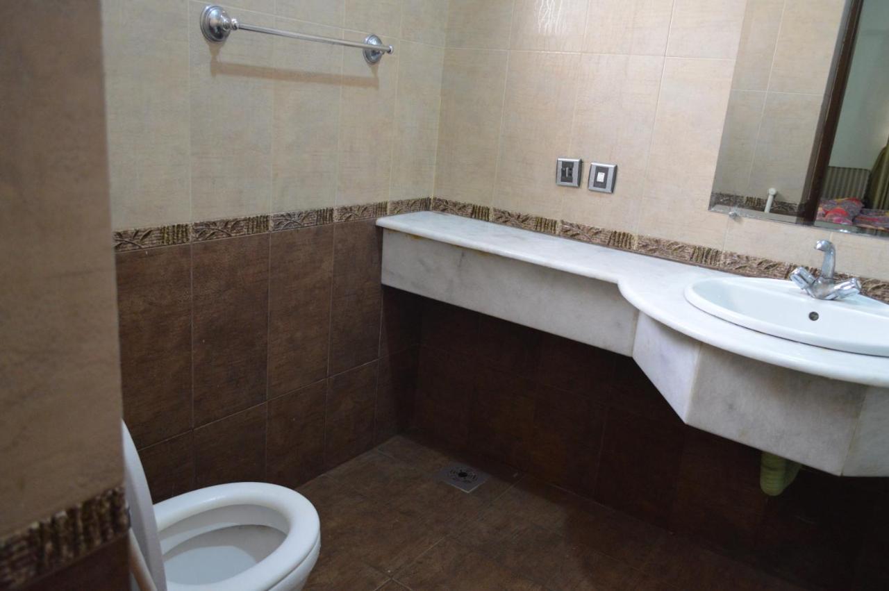 Tourist Hub Islamabad Bed and Breakfast Esterno foto